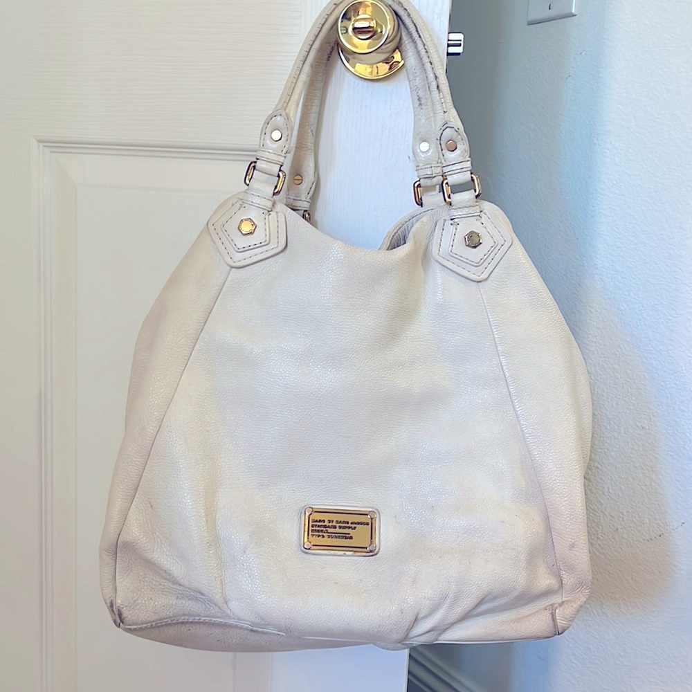 Cream leather Marc by a arc Jacobs bag. Well used but still lots of life in it!